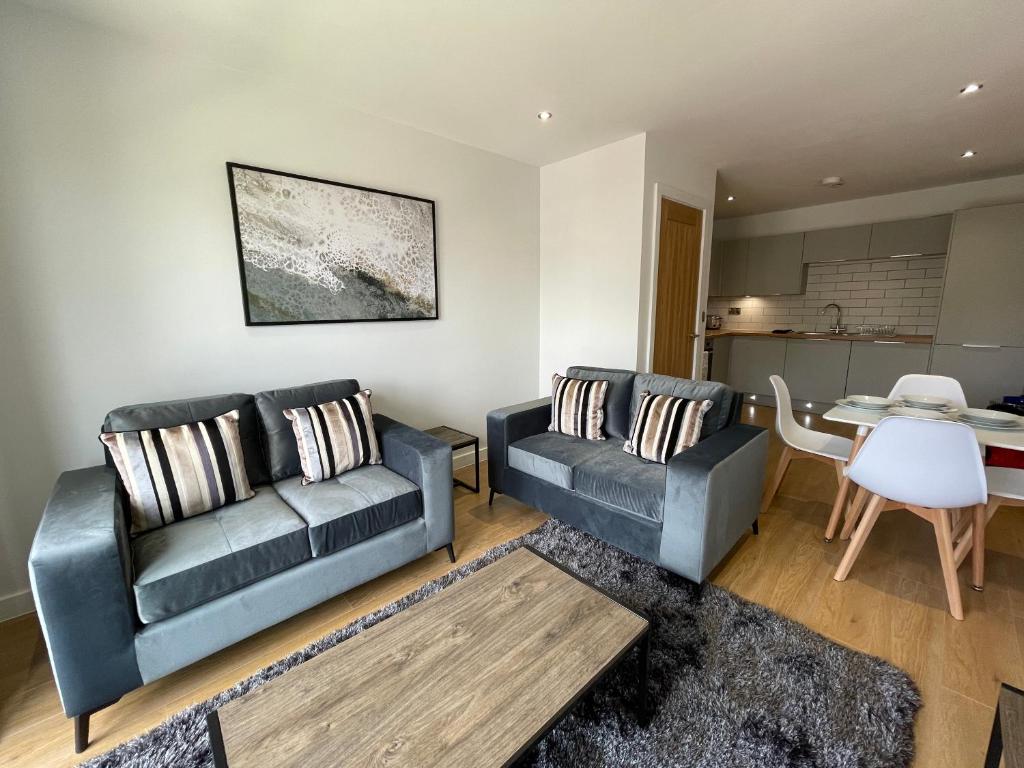 Stylish and Modern 2BR Apartment with Parking, Sheffield