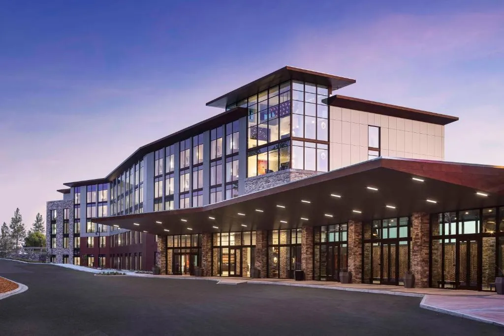 Red Hawk Resort & Casino，位于普莱瑟维尔的酒店