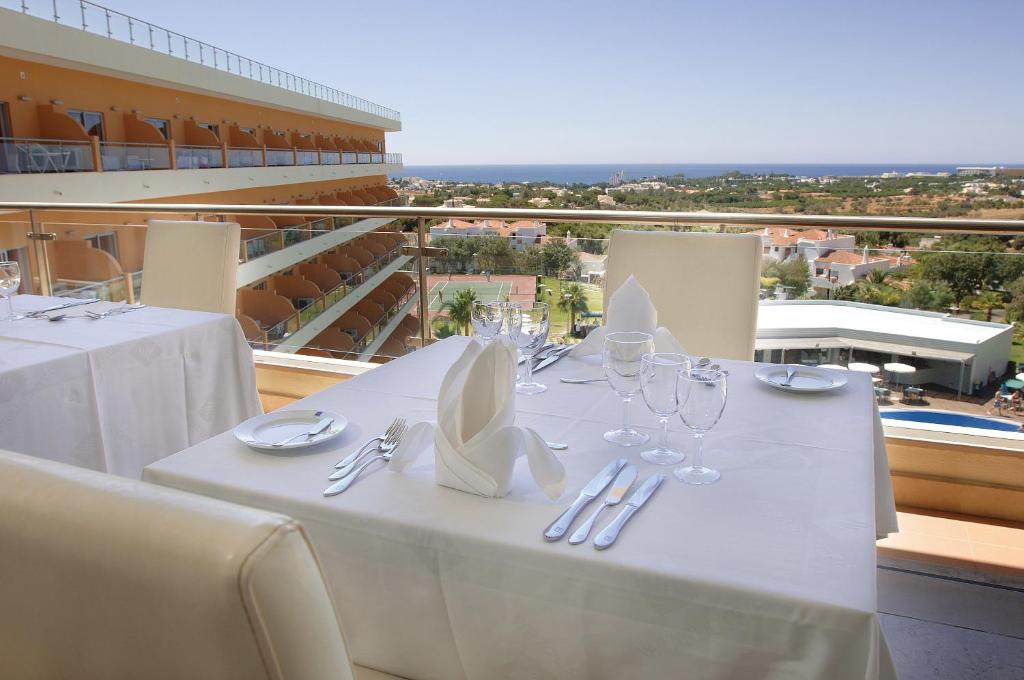Hotel Apartamento Balaia Atlantico — Restaurant & bars in Albufeira, Faro
