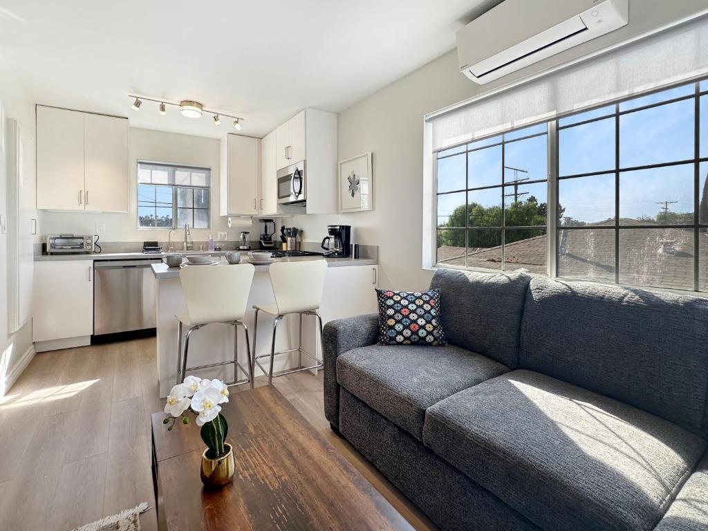 Digital Nomads Haven Fast Wi-fi And Comfortable, Los Angeles