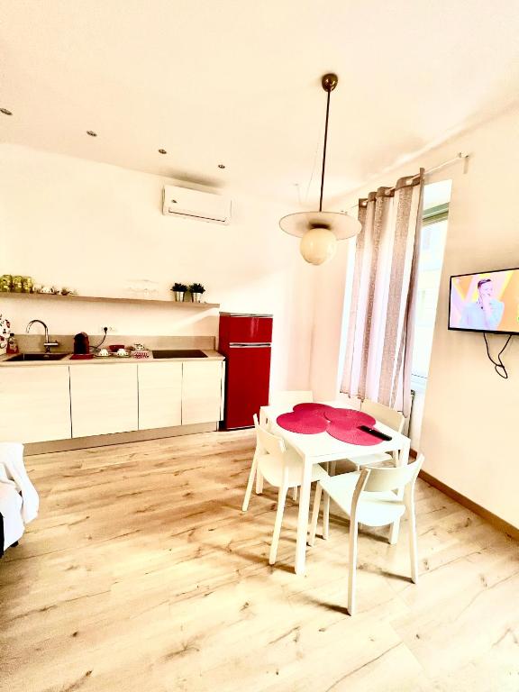 Alla Scalinata del Teatro Rossetti confort suites parcheggio in Viale XX Settembre - 1