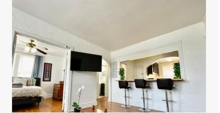 2베드룸 아파트먼트 숙소의 깔끔한 주방