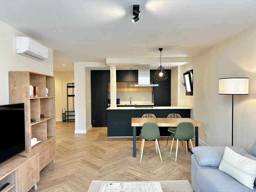 Newly Renovated Apartment in the Center of Marbella - EaW Homes - 2