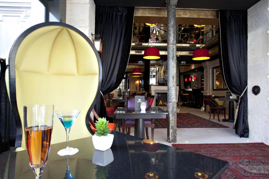 Bar/lounge