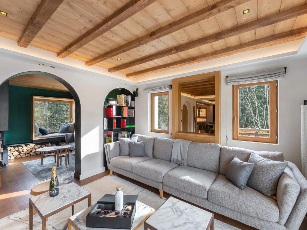 Chalet moderne et spacieux à Megève, 5 chambres, jacuzzi, salle TV, proche centre et remontée mécanique - FR-1-569-119 - 4