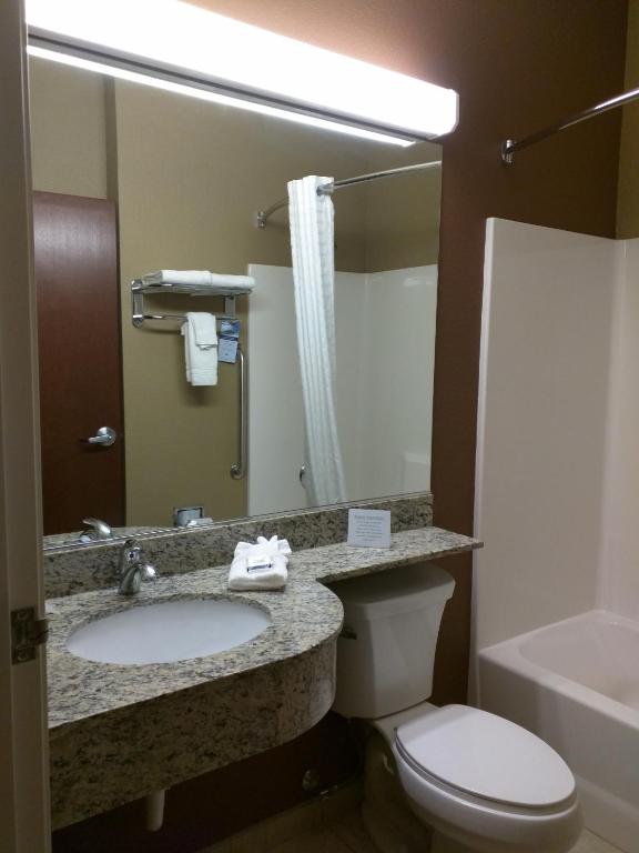 Microtel Inn & Suites by Wyndham Minot photo