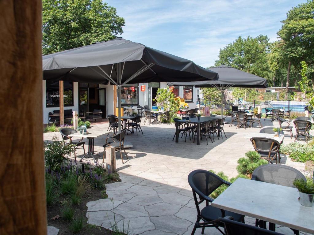 Luxurious villa with dishwasher, in the nature of De Veluwe レストラン