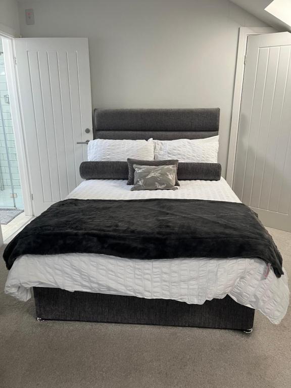 The Apartment Cold Comfort Farm, Hinckley