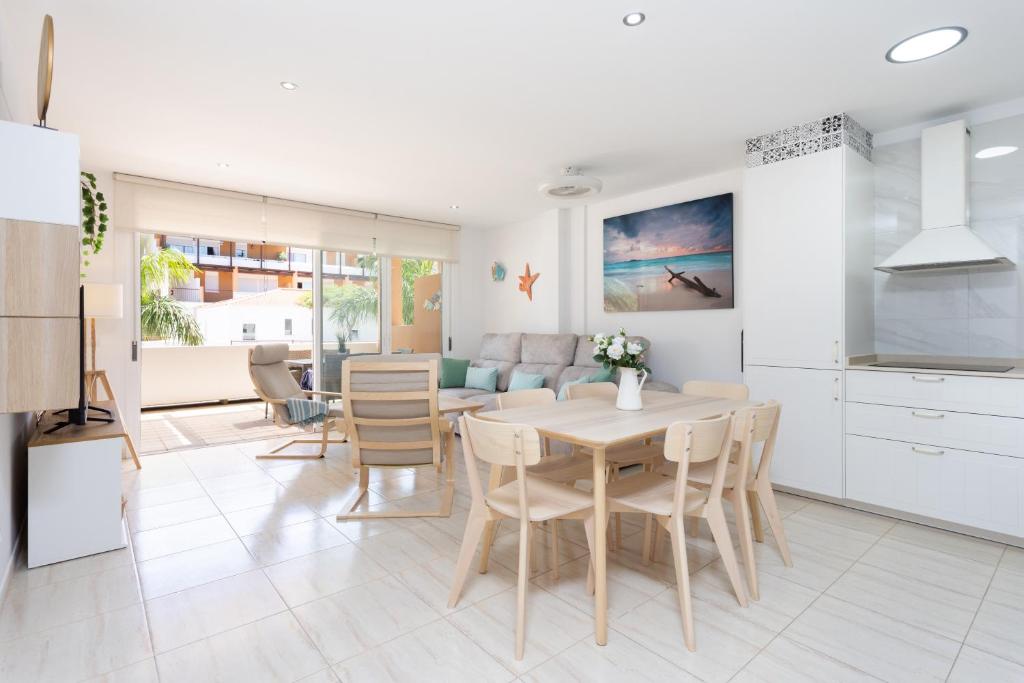 Home2Book Bright Apt Pool & Terrace, Amarilla Golf - 4