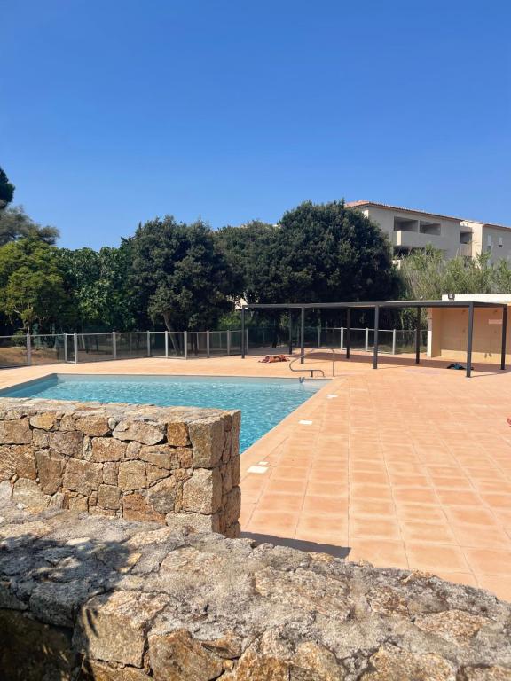 T2 dans résidence avec piscine - 3