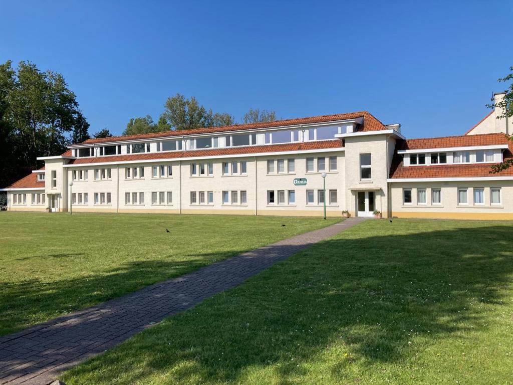 Dahlia 107 - zonnig en volledig uitgerust appartement, De Haan