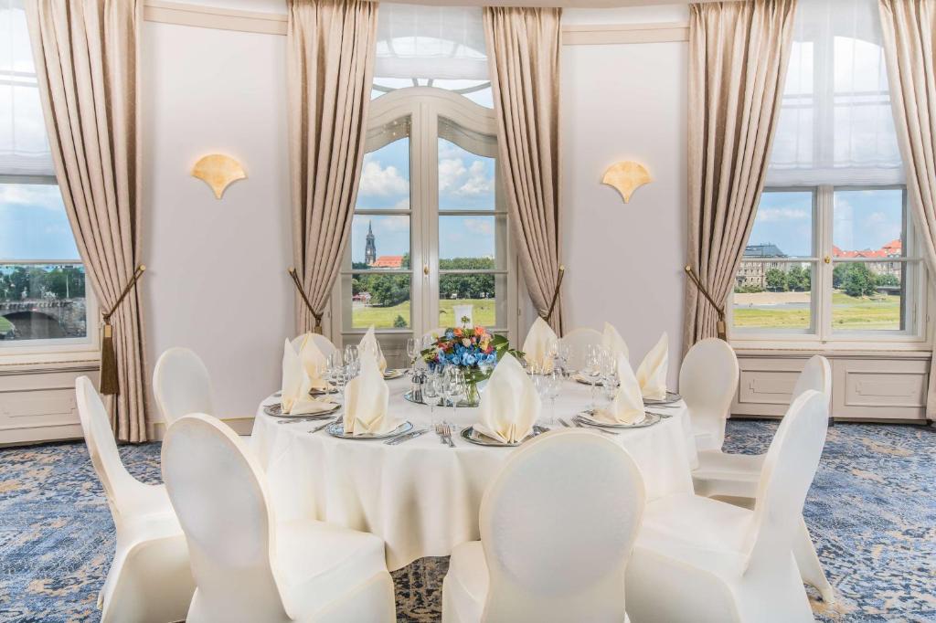 Tárgyalóterem/bálterem