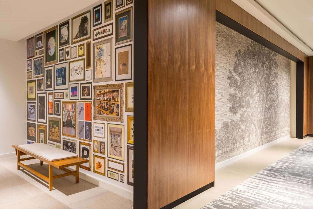 ซี บัลด์วิน คูริโอ คอลเลคชั่น บาย ฮิลตัน (C. Baldwin, Curio Collection by Hilton)