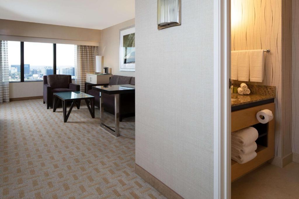 Los Angeles Hilton Los Angeles Airport Additional