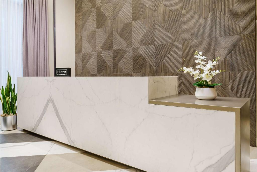 Lobby, DoubleTree by Hilton Hotel New York City - Chelsea in New York (NY)