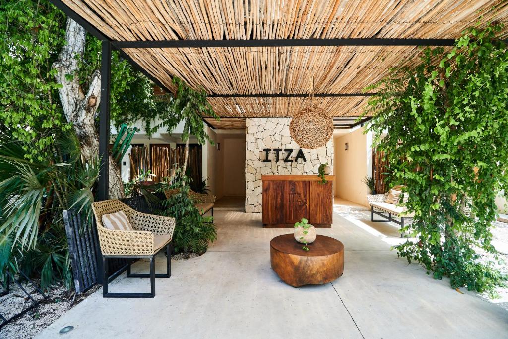 Spacious & Comfy Penthouse Oasis with Plunge Pool - 4