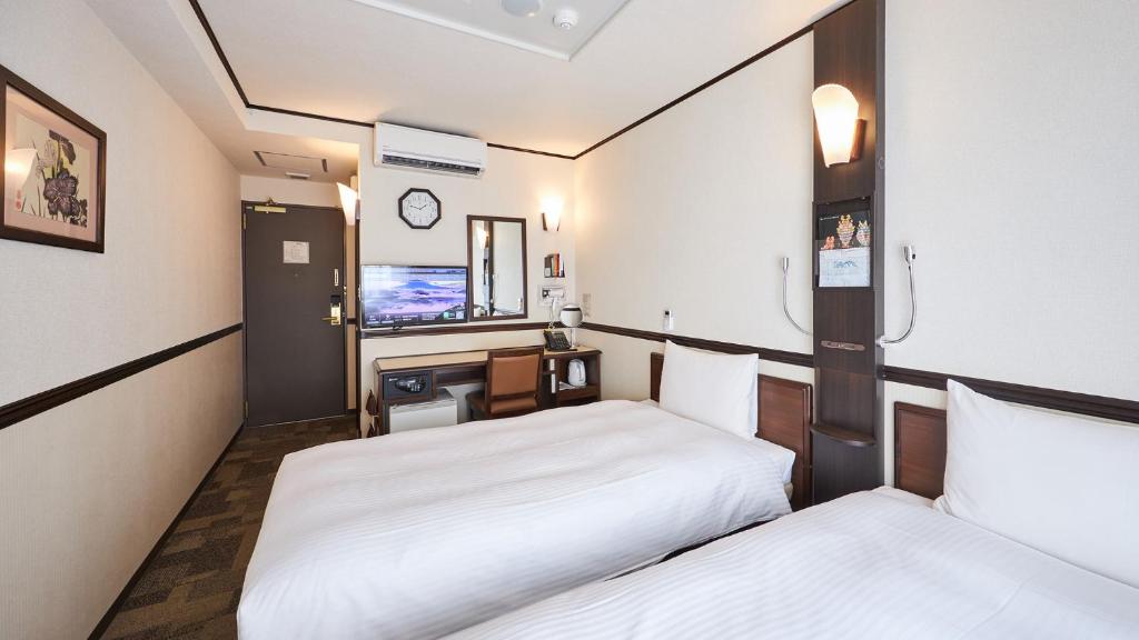 Toyoko Inn Narita Airport Shinkan room