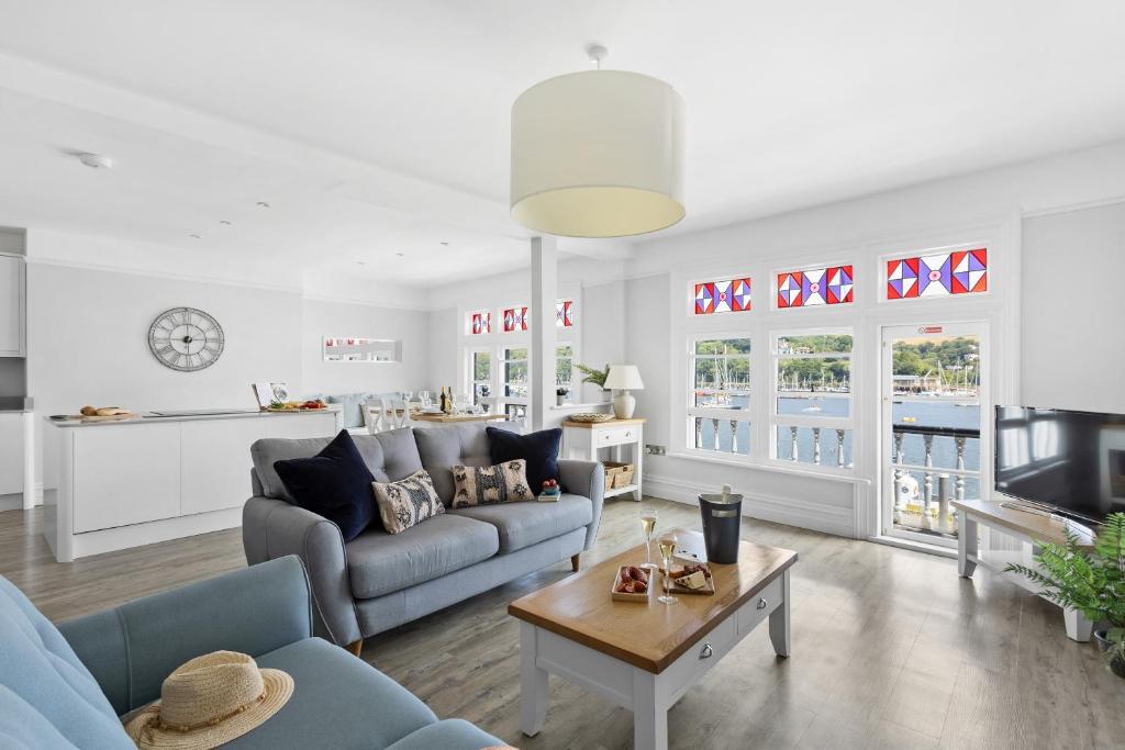 THE ANGEL 2 BEST VIEWS IN DARTMOUTH, Dartmouth