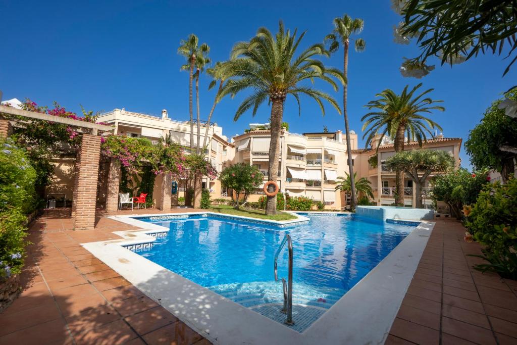 NERJA JARALES Menyber - 5
