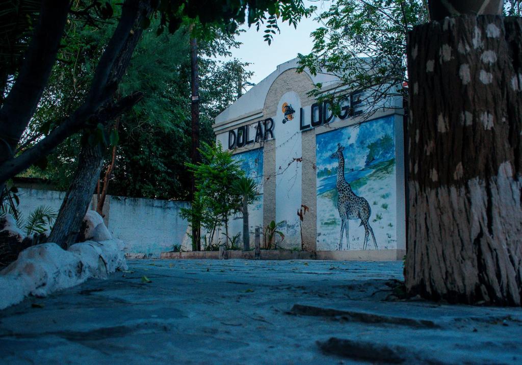 Dolar Lodges & Tours, Maun