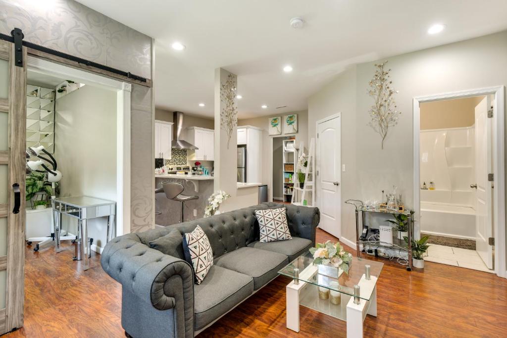 Charming Edgemere Home with Deck and Grill!, Edgemere