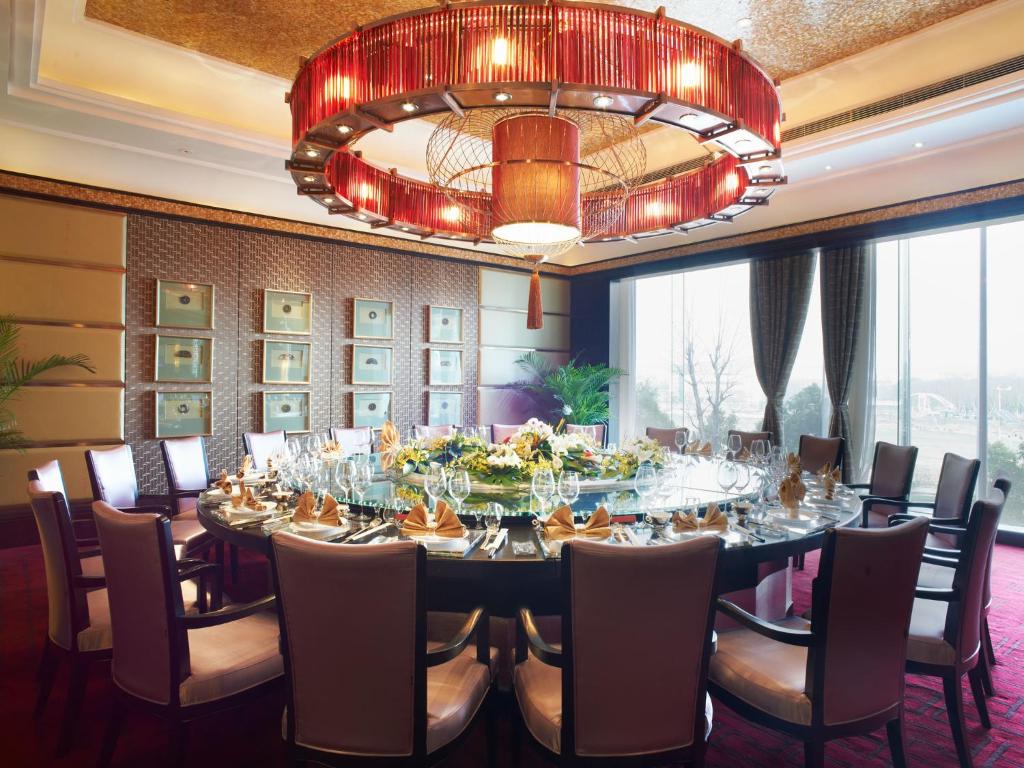 Restaurant, Optics Valley Kingdom Plaza Hotel Wuhan in Wuhan