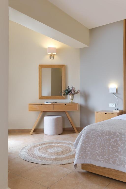 Aphrodite Hotel — Hotel rooms in Mithimna, North Aegean