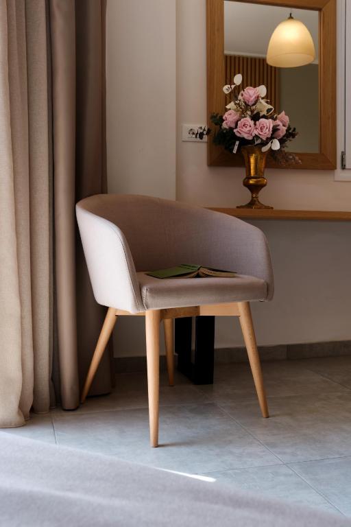 Aphrodite Hotel — Hotel rooms in Mithimna, North Aegean