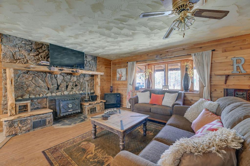 Cozy Chiloquin Retreat Less Than 30 Mi to Crater Lake reviews, prices