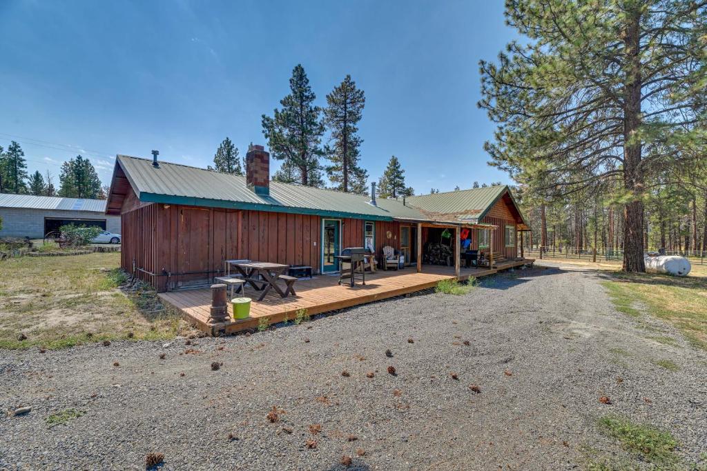 Cozy Chiloquin Retreat Less Than 30 Mi to Crater Lake reviews, prices
