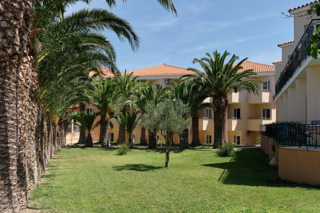 Aphrodite Hotel — Hotel building in Mithimna, North Aegean