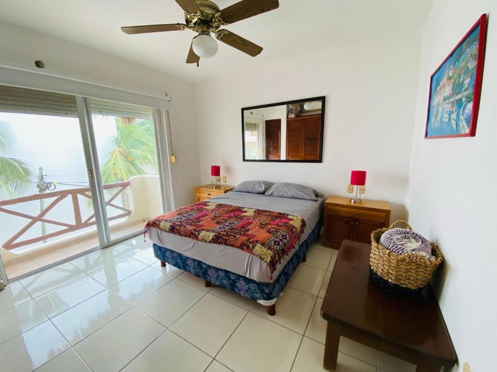 Playa Mamita old style seaview Penthouse for 4 - 1