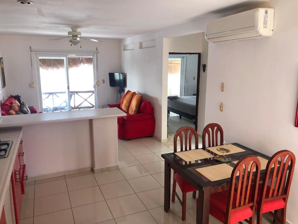 Playa Mamita old style seaview Penthouse for 4 - 5