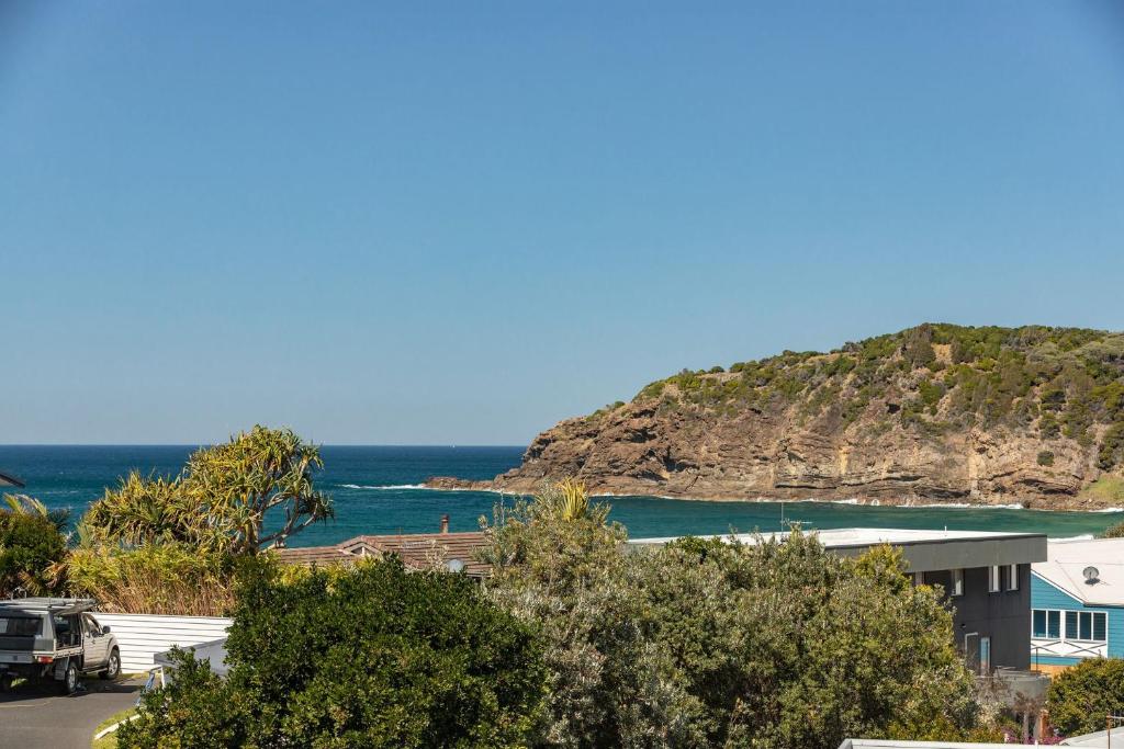 The Pole House, Elizabeth Beach