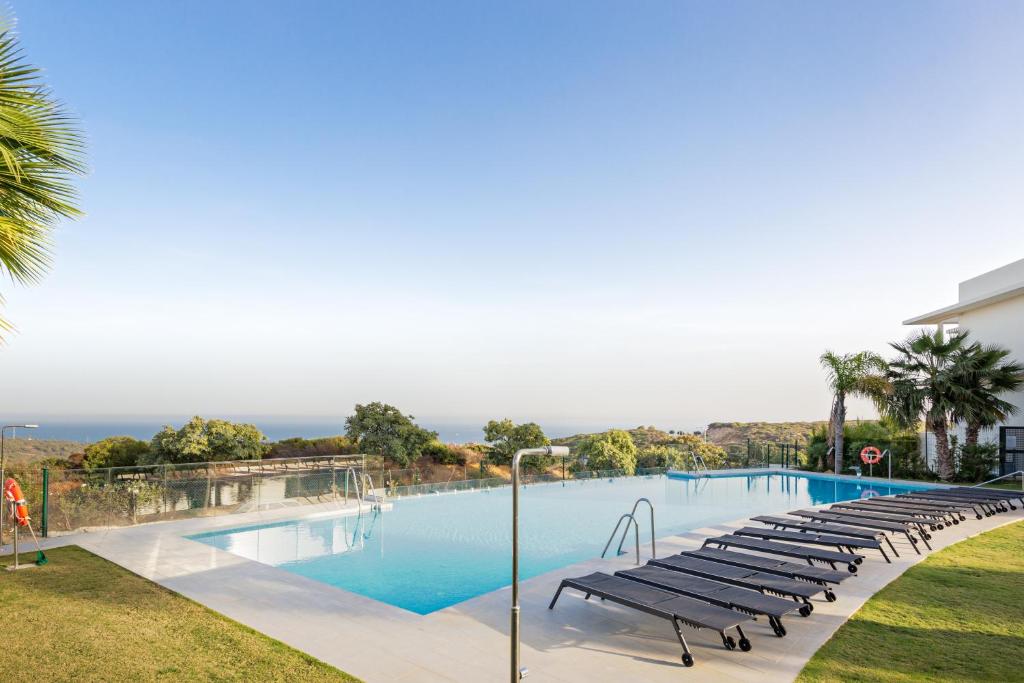 Luxury SeaView 3 bedroom apartment - along Golf course of Finca Cortesin - 2