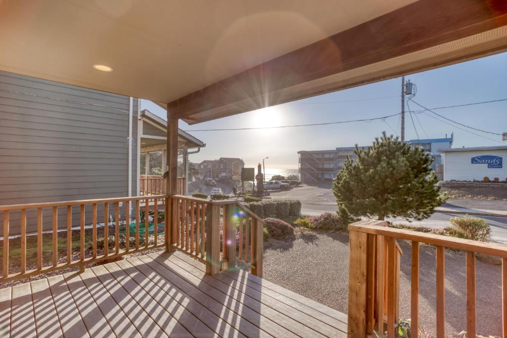 Harbor Sand, Lincoln City