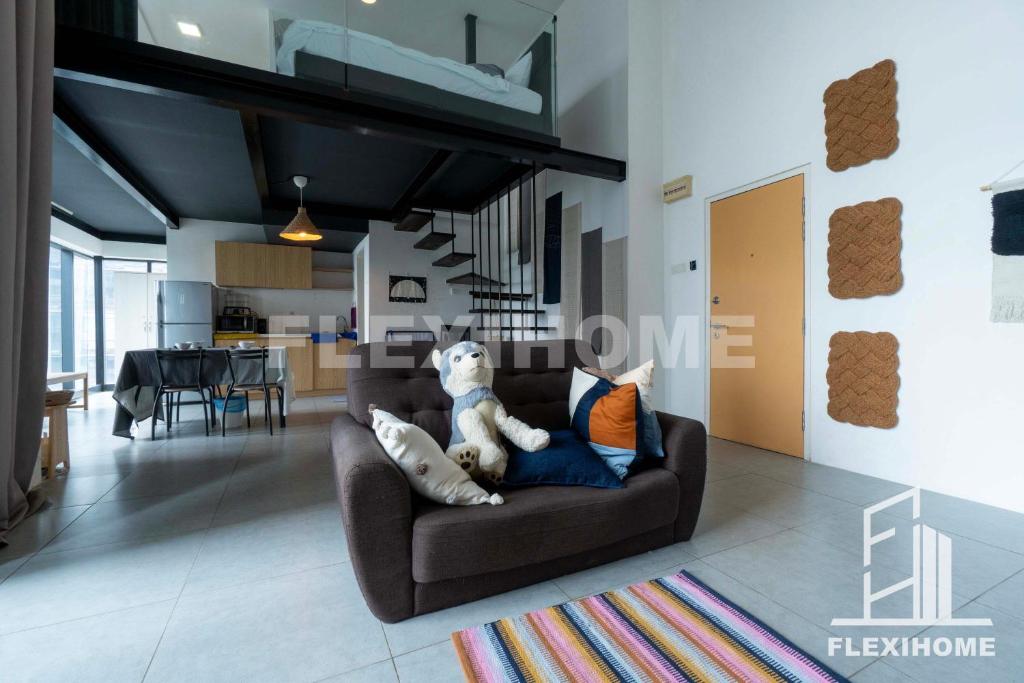 1-5 Guests, Spacious & Comfy Duplex-Studio, Empire City Damansara by Flexihome-MY, Petaling Jaya
