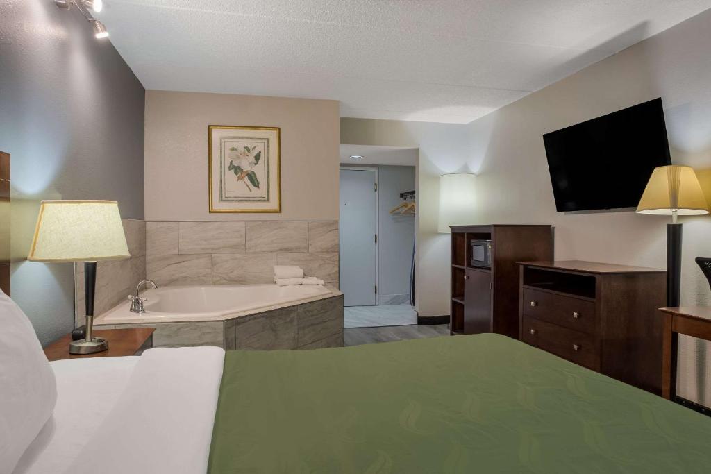 Quality Inn Toledo Westgate 호텔 이미지 1