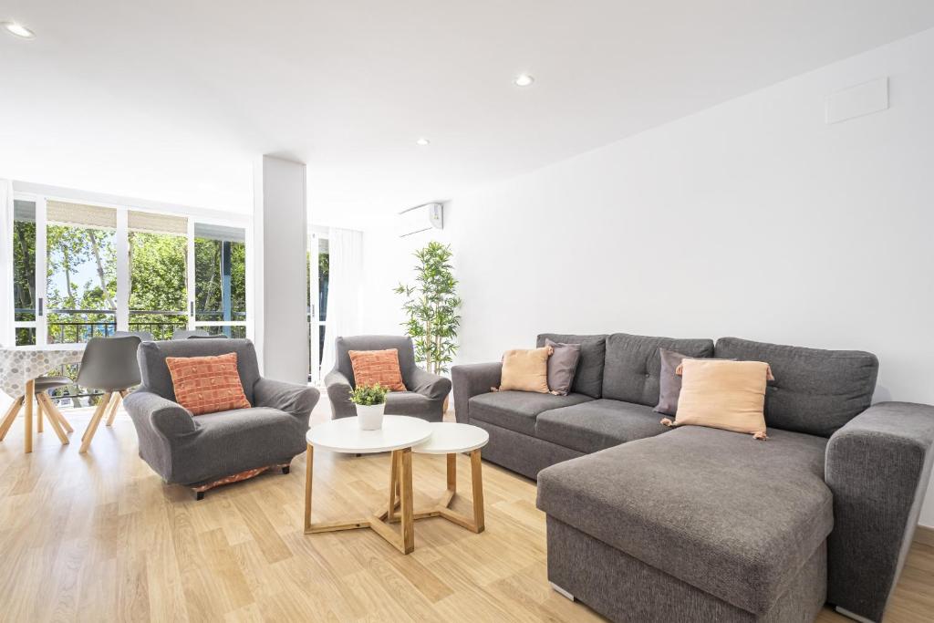 Ilice 3-D Apartment Levante Beach - 2
