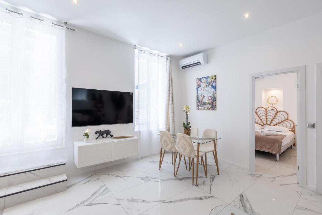 LB Vacation Rentals I Renovated Apt Minutes from Beach - Palais - 30m2 Terrace - 3