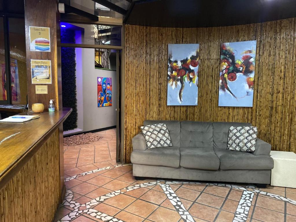 Alajuela Backpackers Airport Hostel