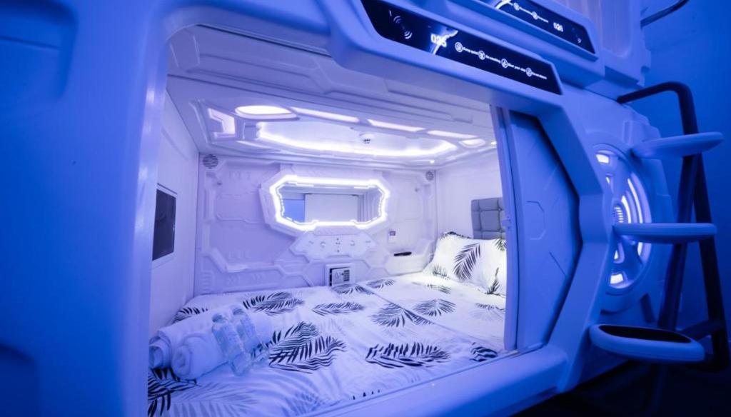 GOOD VIBES ONLY Capsule Hostel Malaga - 2