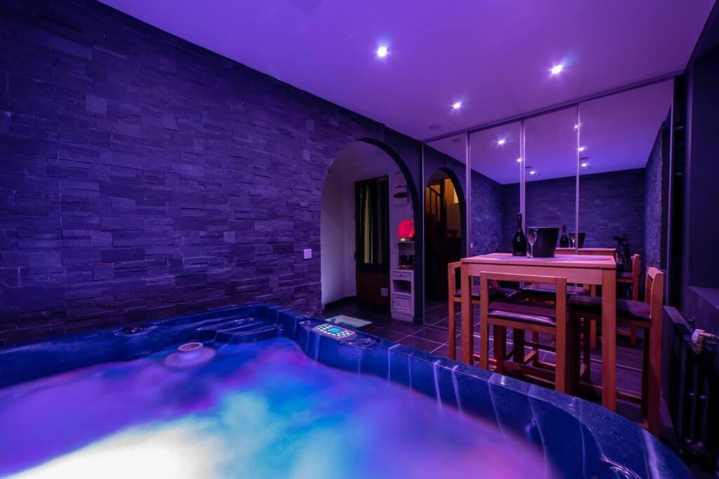 L'AppartOsé, triplex jacuzzi, love room Aix-les-Bains - 4