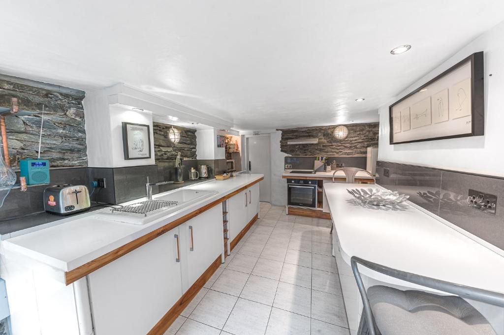 Sunny Brae, dog friendly Windermere Cottage - photo 3