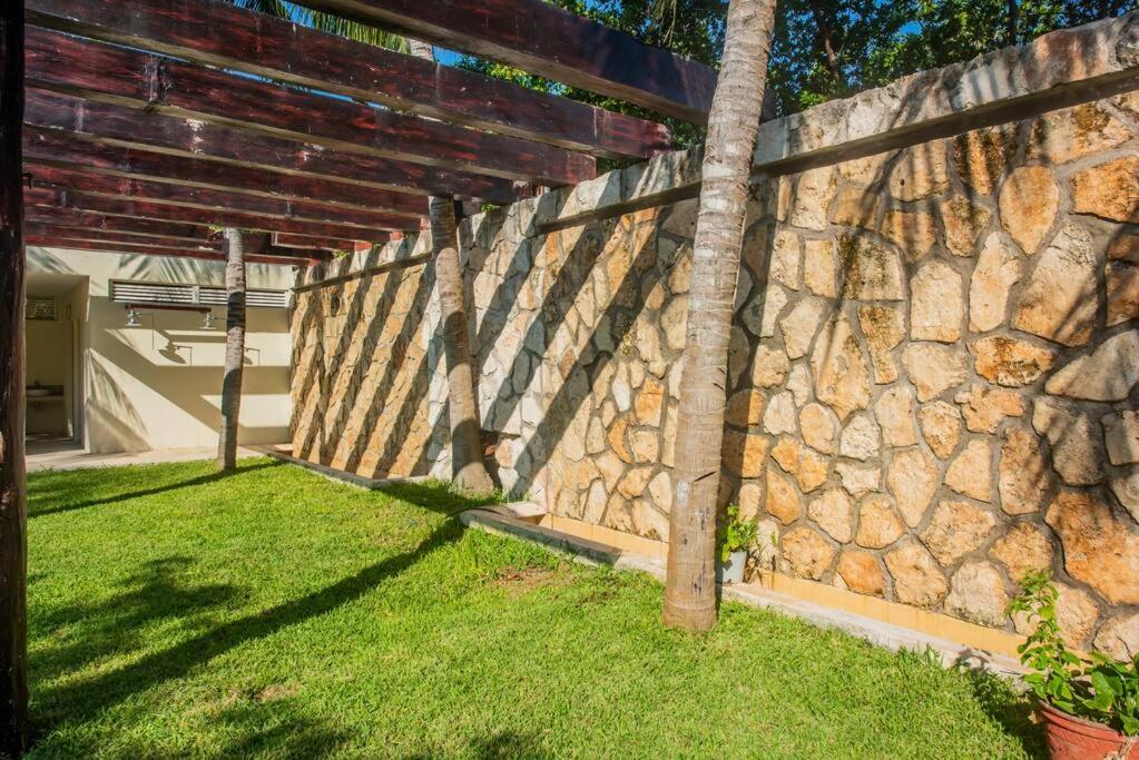 Marysol private beach D12 next to nomads - 4