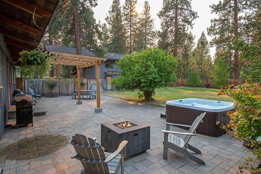 Sisters Basecamp - Meredith Lodging, Sisters