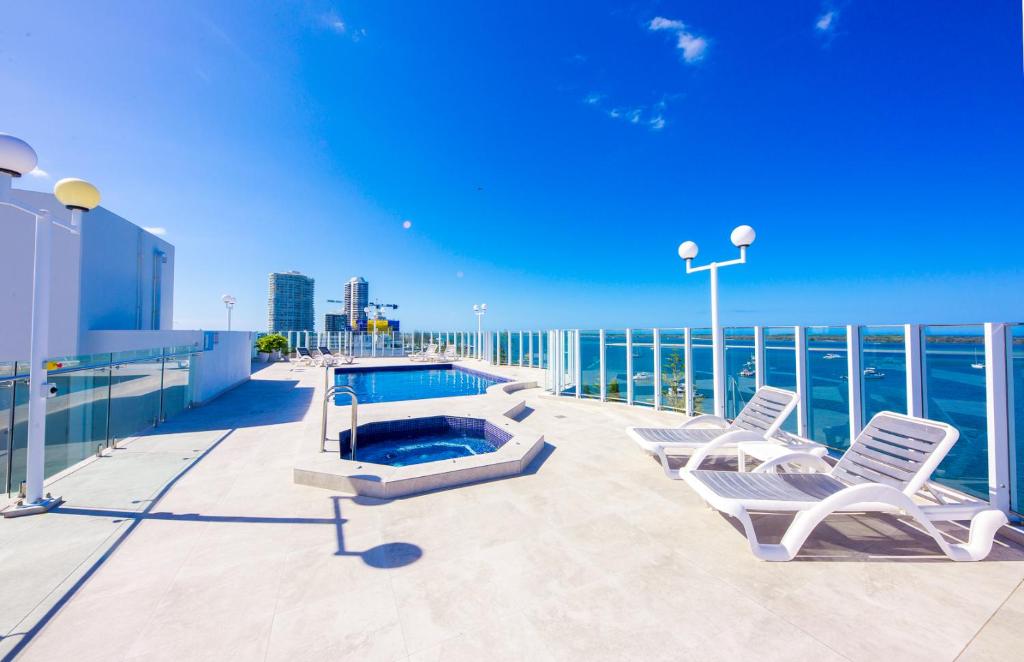 スイミングプール