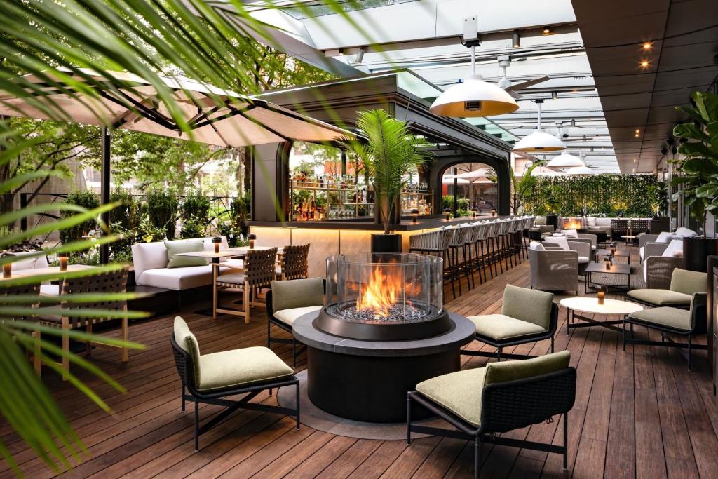 더 리츠-칼튼, 토론토