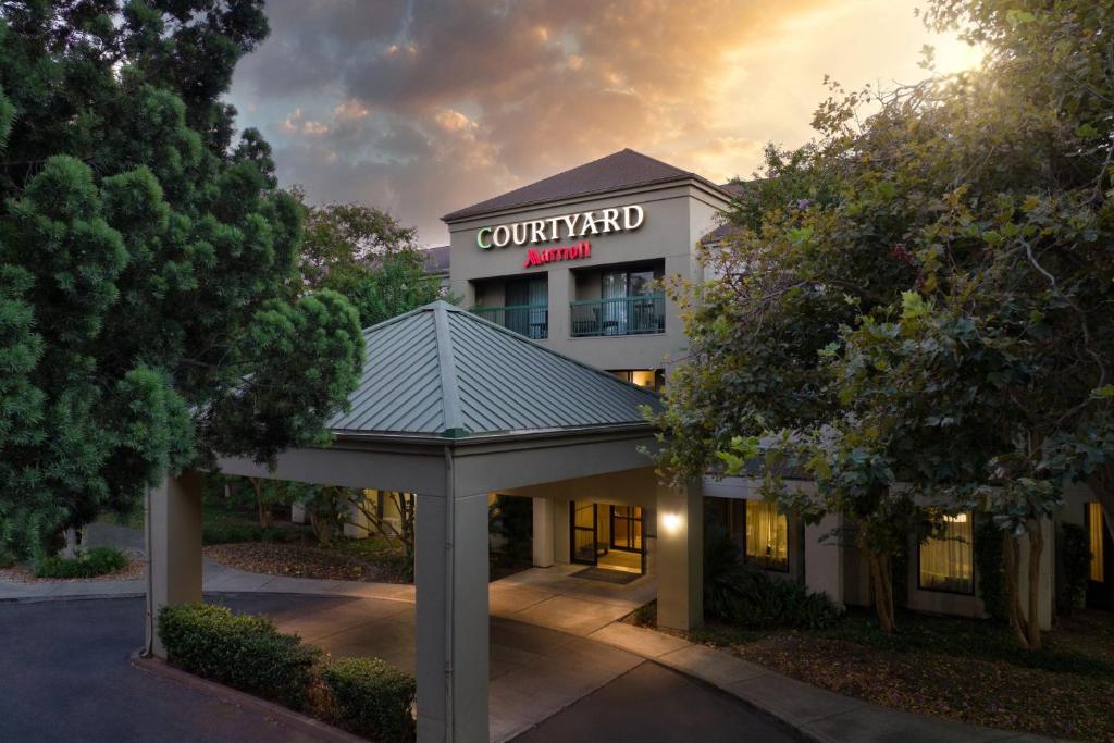 Courtyard by Marriott Stockton, Stockton