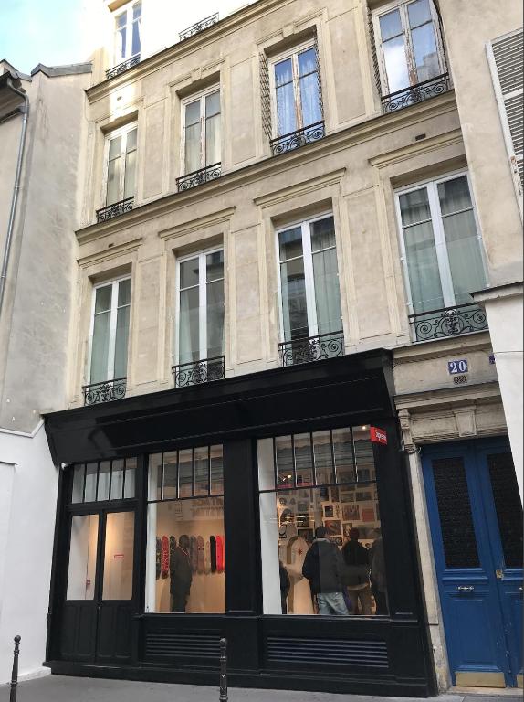 Marais Studio with Mezzanine - 3